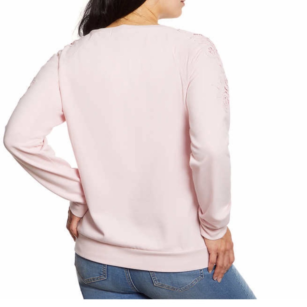 NWT Gloria Vanderbilt Ladies' Pullover with Lace - Picture 2 of 3
